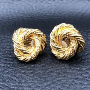 Vintage T Tahari Clip‎ On Earrings Chunky Gold Tone Knots Classic 80s